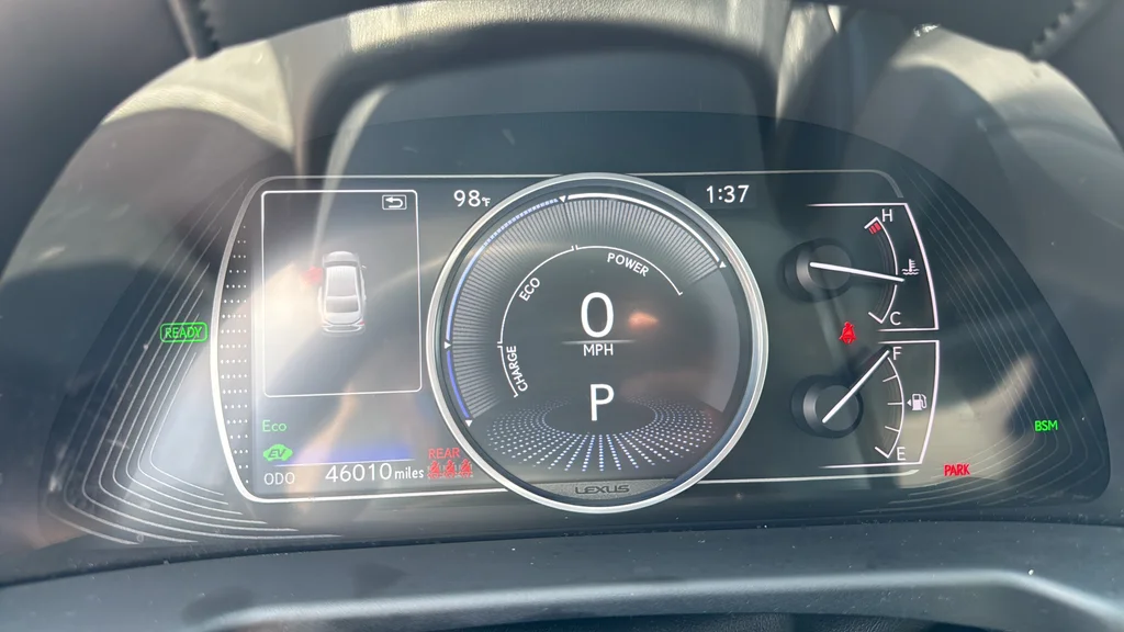 Certified Used 2020 White Lexus 300h image 19