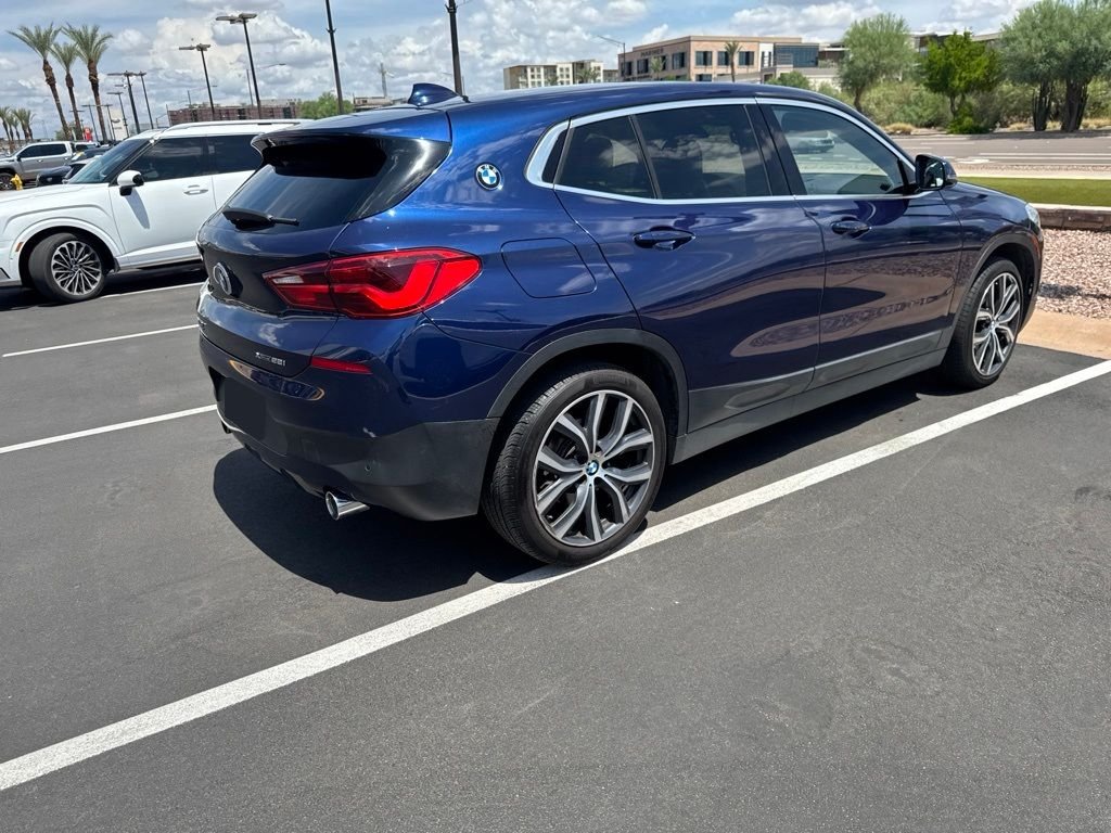 Used 2018 Blue Metallic BMW xDrive28i image 4