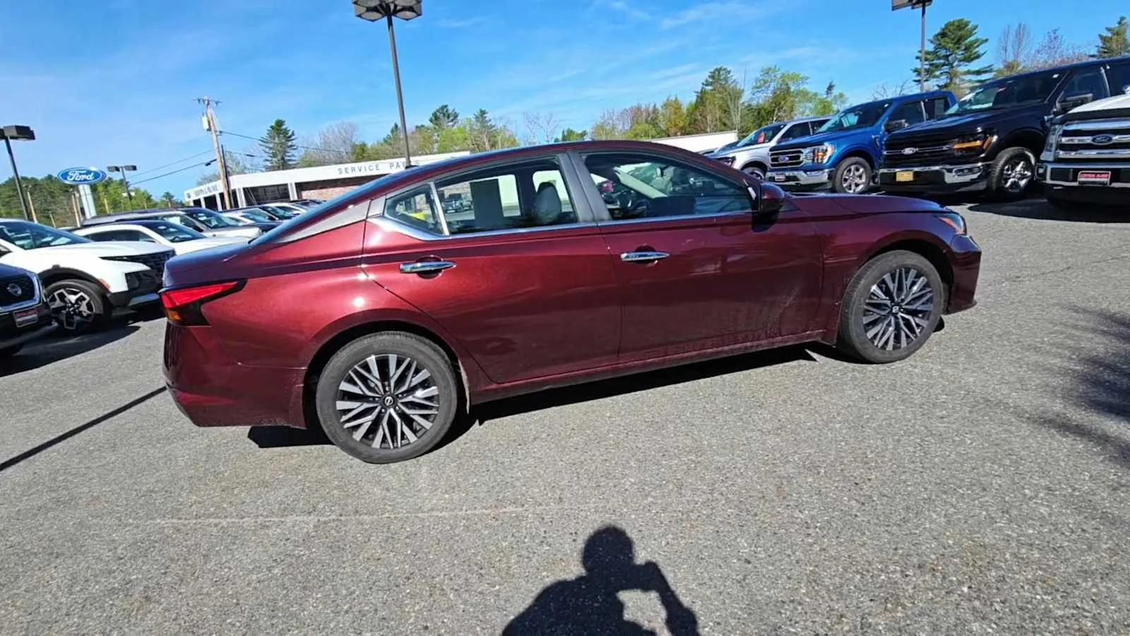 Used 2024 Garnet Pearl Metallic Nissan 2.5 SV image 9