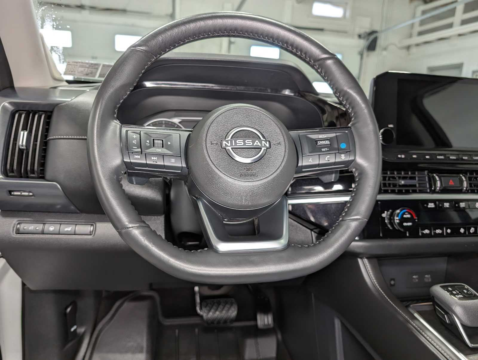 Used 2024 Pearl White Tricoat Nissan SL image 39
