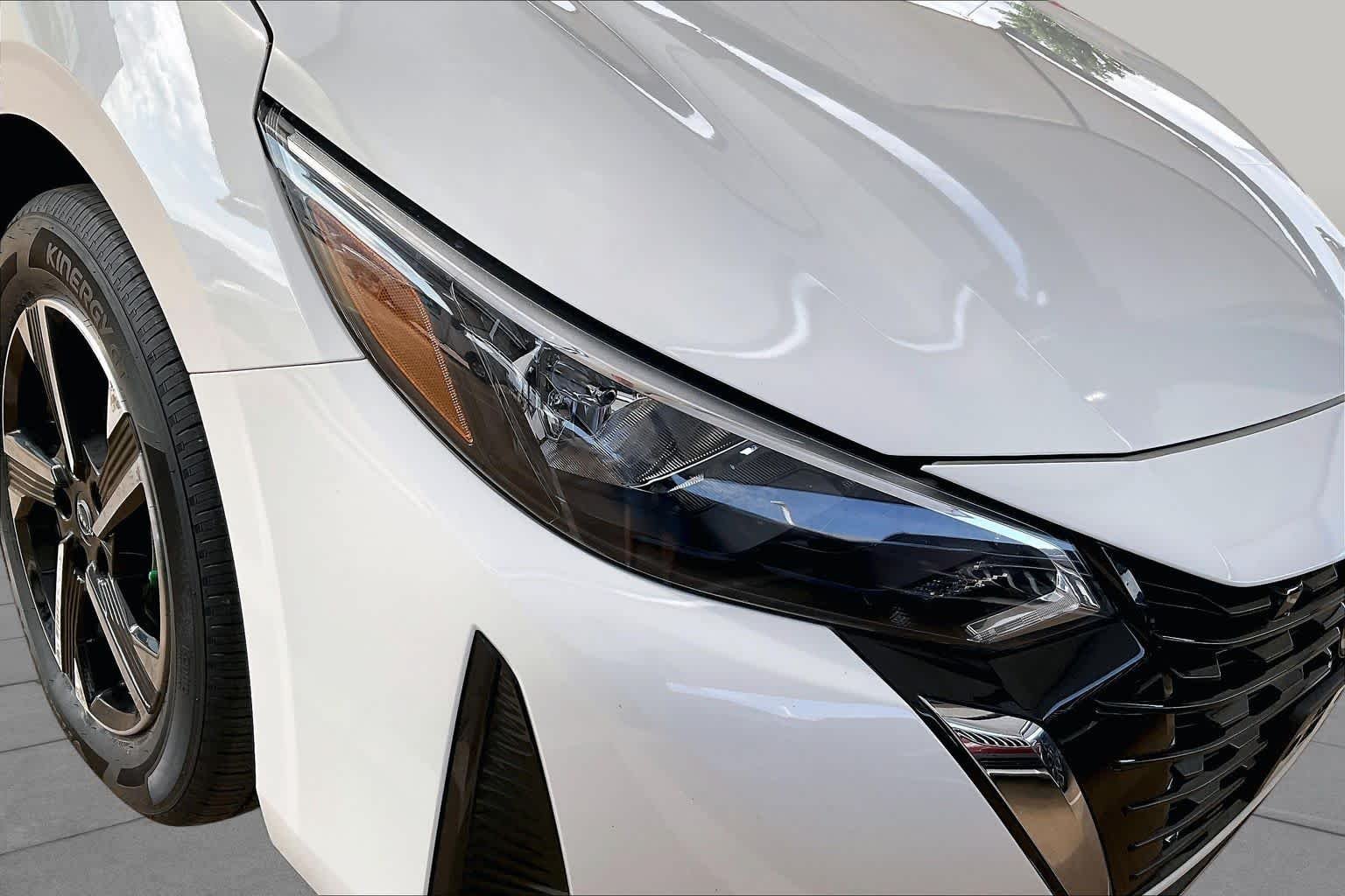 Used 2025 Fresh Powder Nissan SV image 27