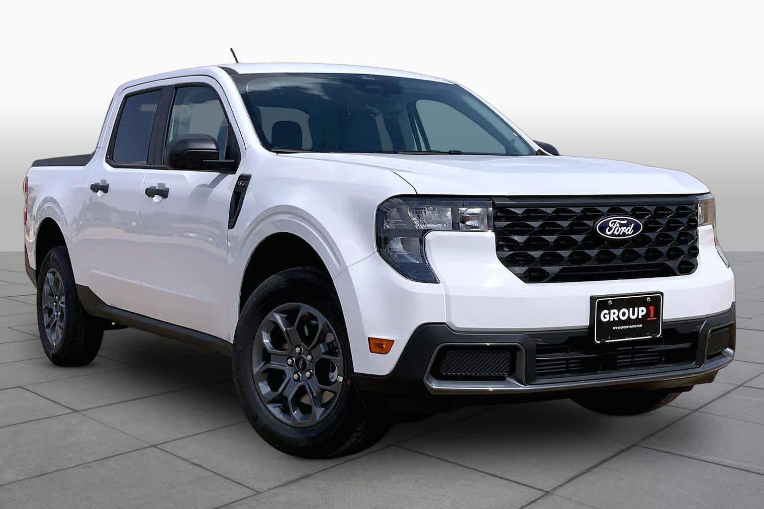 New 2026 Oxford White Ford XLT image 2