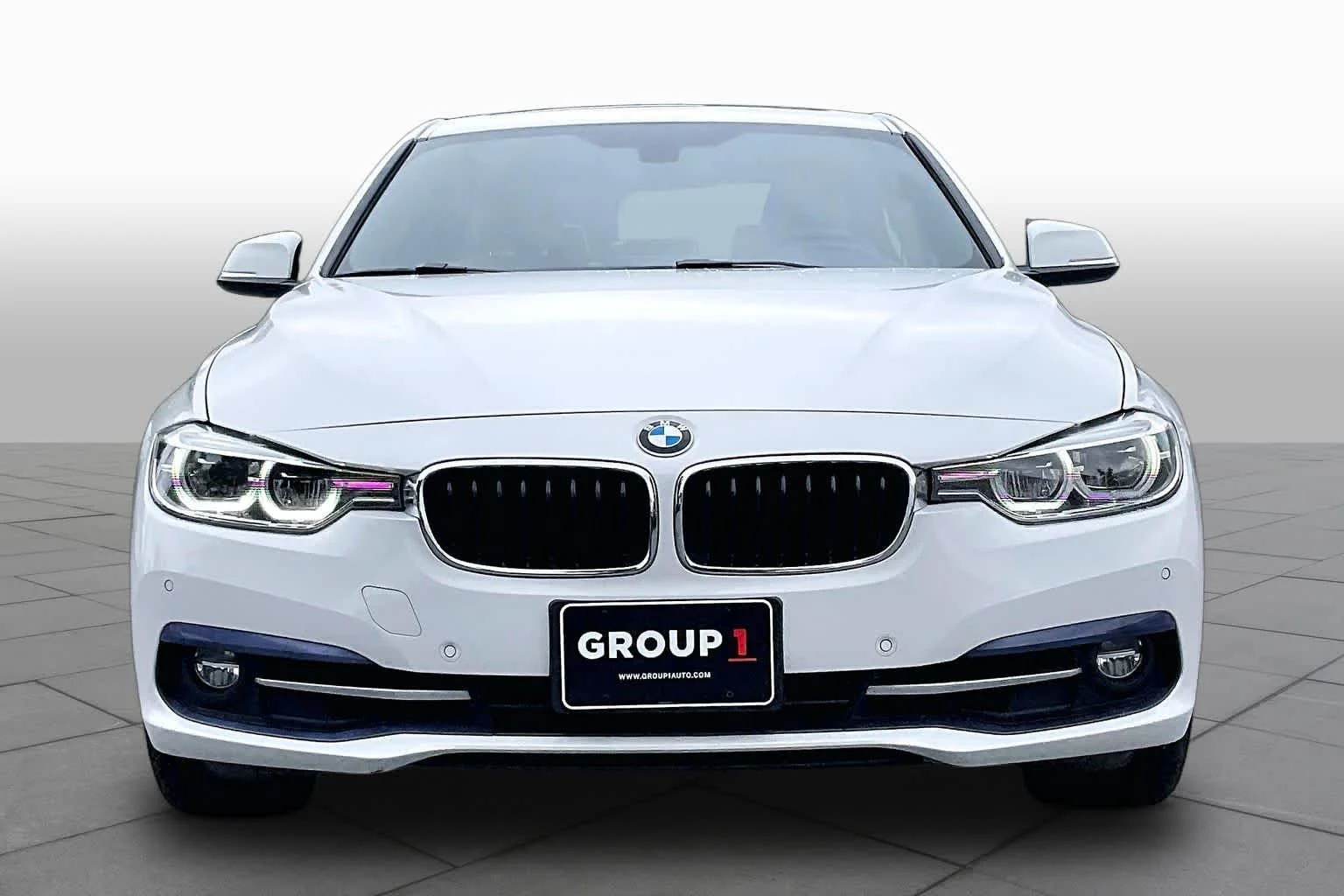 Used 2017 Alpine White BMW 330i xDrive image 3