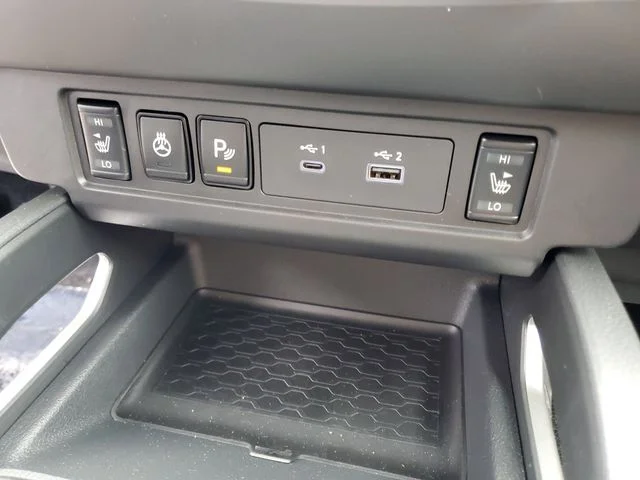 New 2026 Glacier White Nissan Crew Cab SV image 18