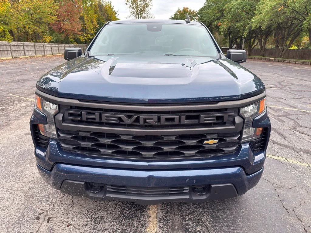 Used 2022 Blue Chevrolet Custom image 16