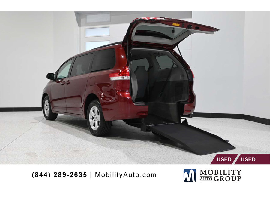 2014 Toyota Sienna LE