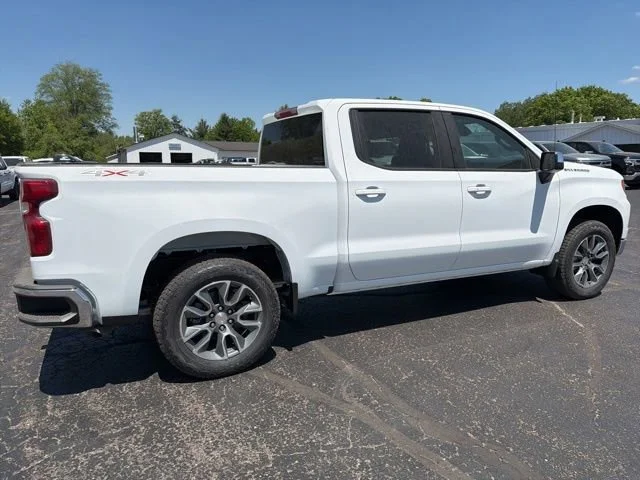 New 2026 Summit White Chevrolet LT (2FL) image 3