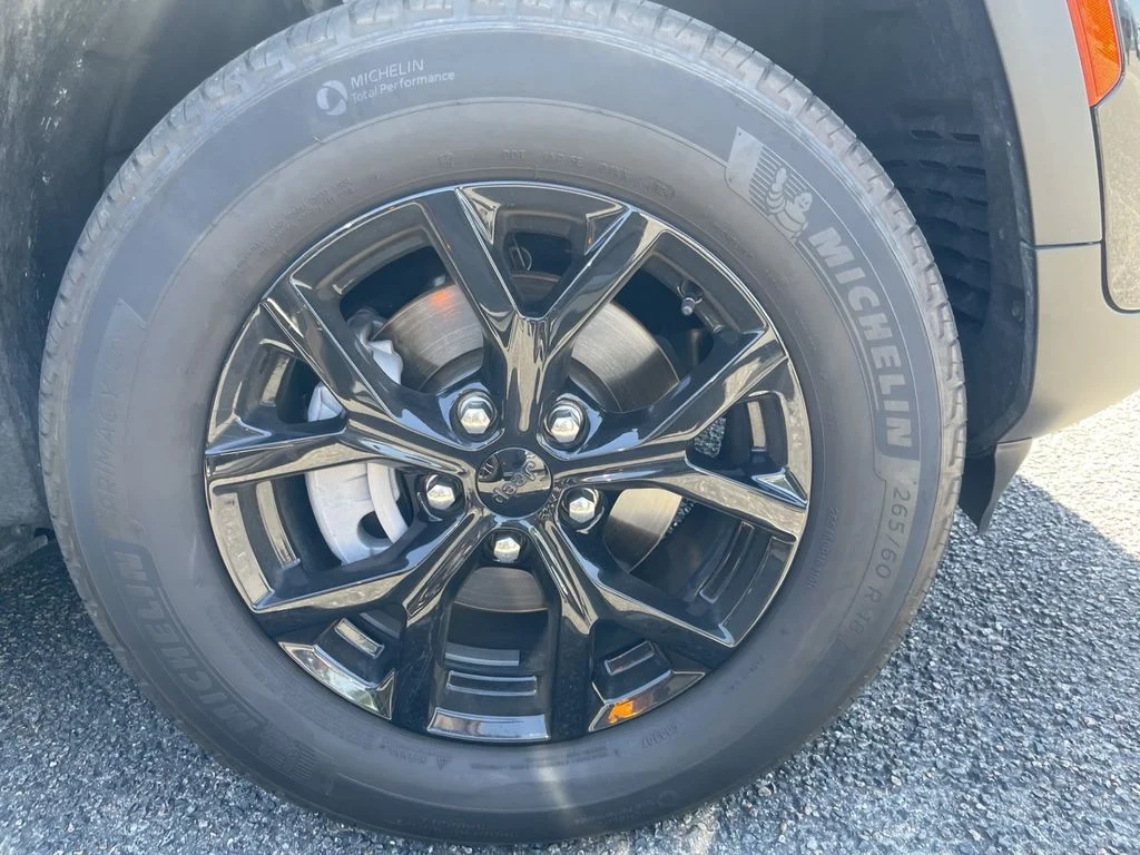 Used 2025 Black Jeep Altitude X image 13