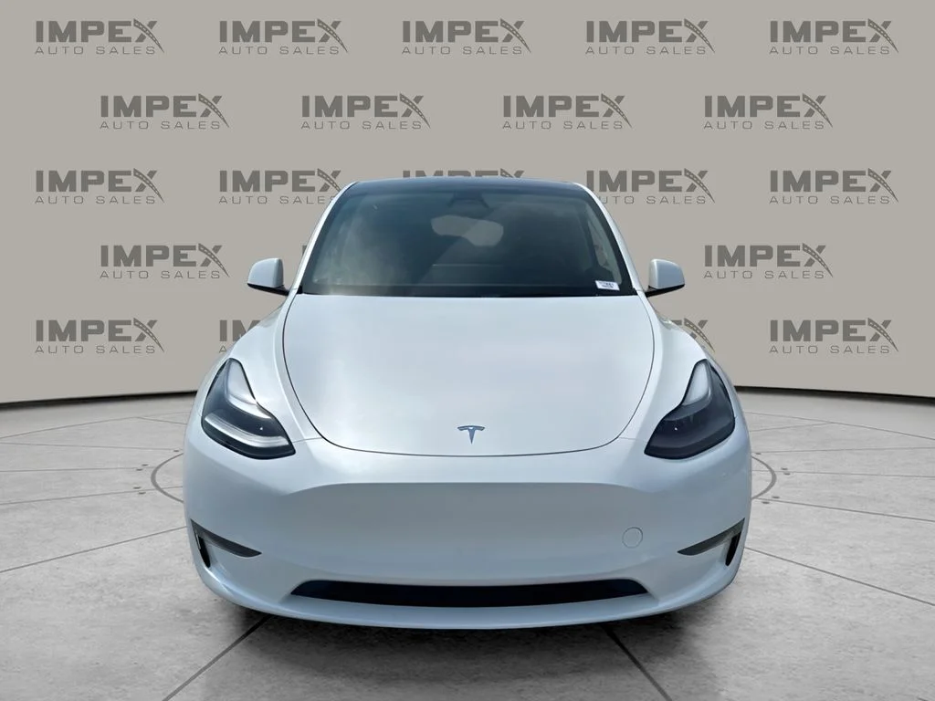 Used 2025  Tesla Long Range image 8