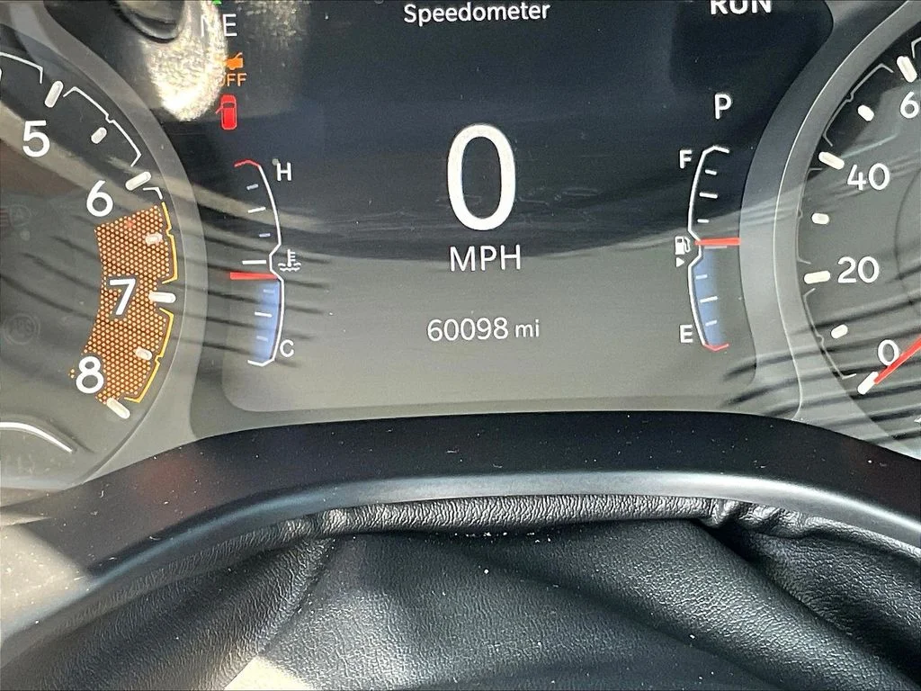 Used 2024 Silver Jeep Latitude image 8