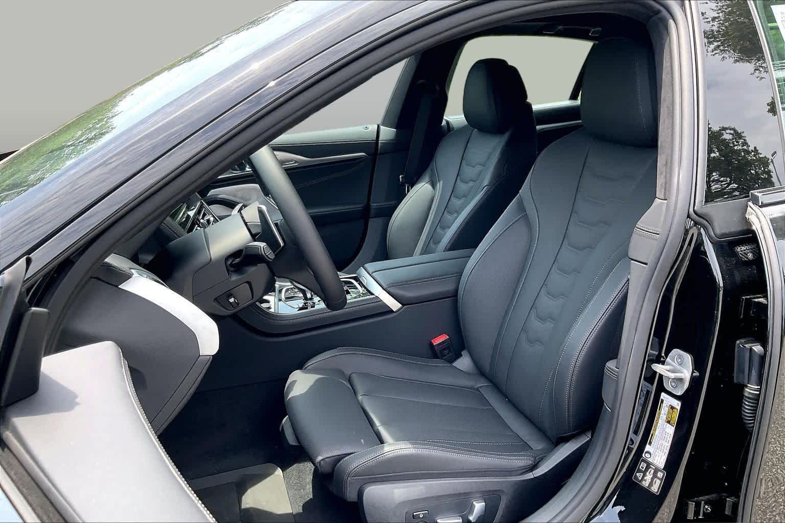 New 2026 Black Sapphire Metallic BMW 840i image 7