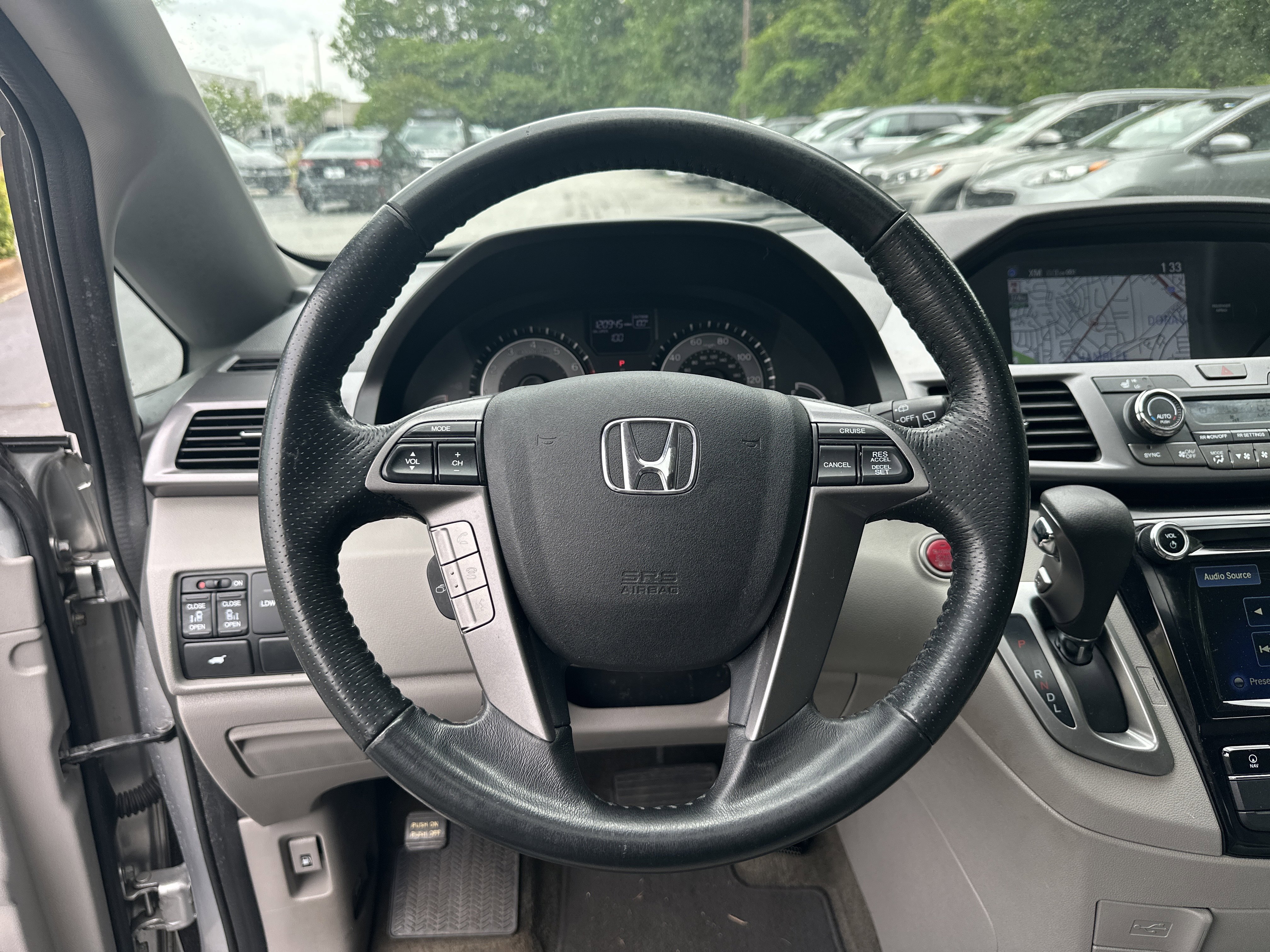 Used 2014 Alabaster Silver Metallic Honda EX-L image 29