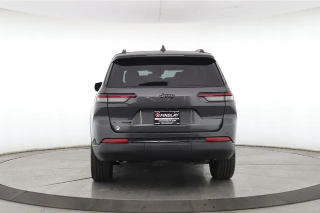 Used 2021 Gray Jeep Altitude image 11