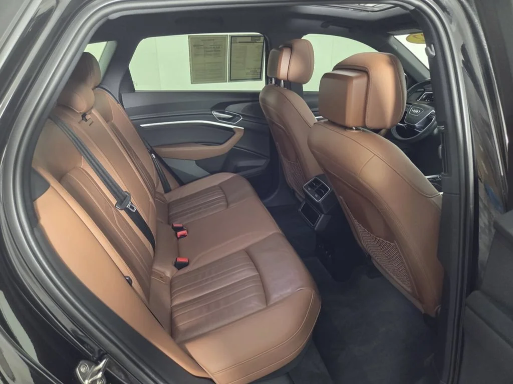 Used 2022 Brilliant Black Audi Premium image 28