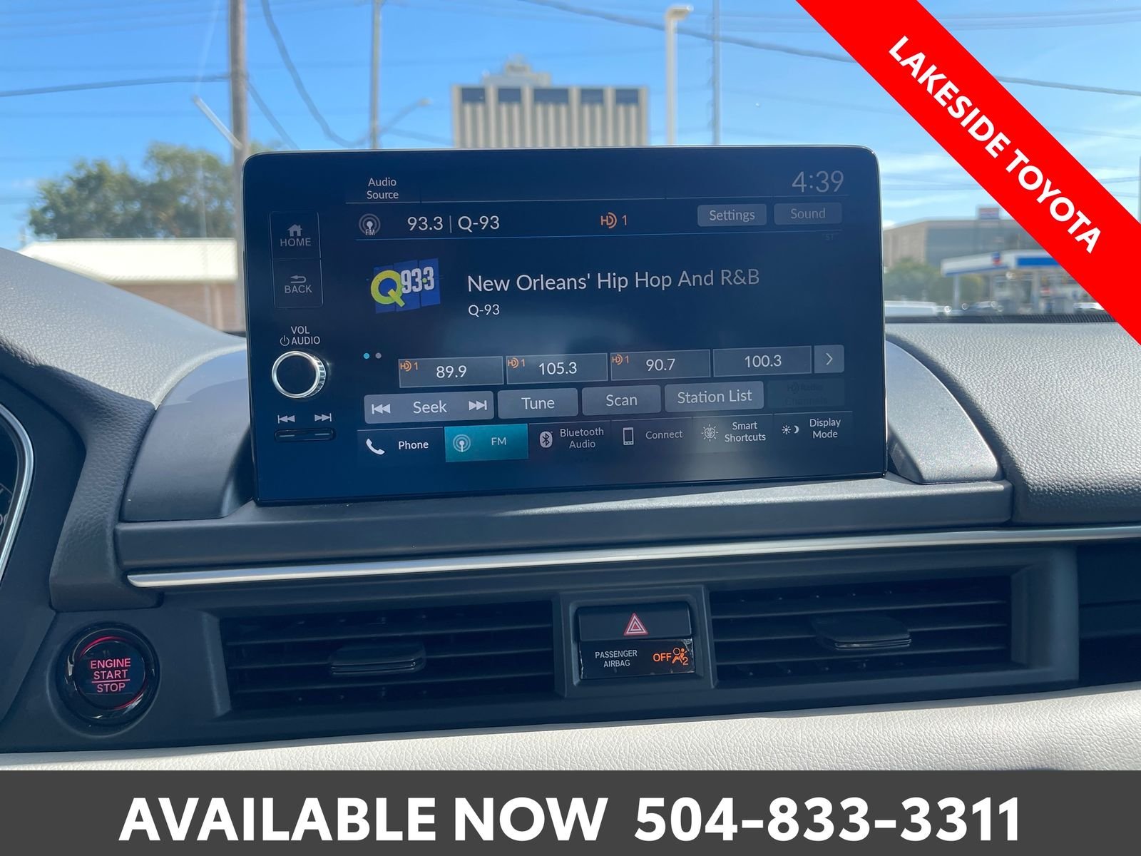 Used 2023 Silver Honda EX-L image 36