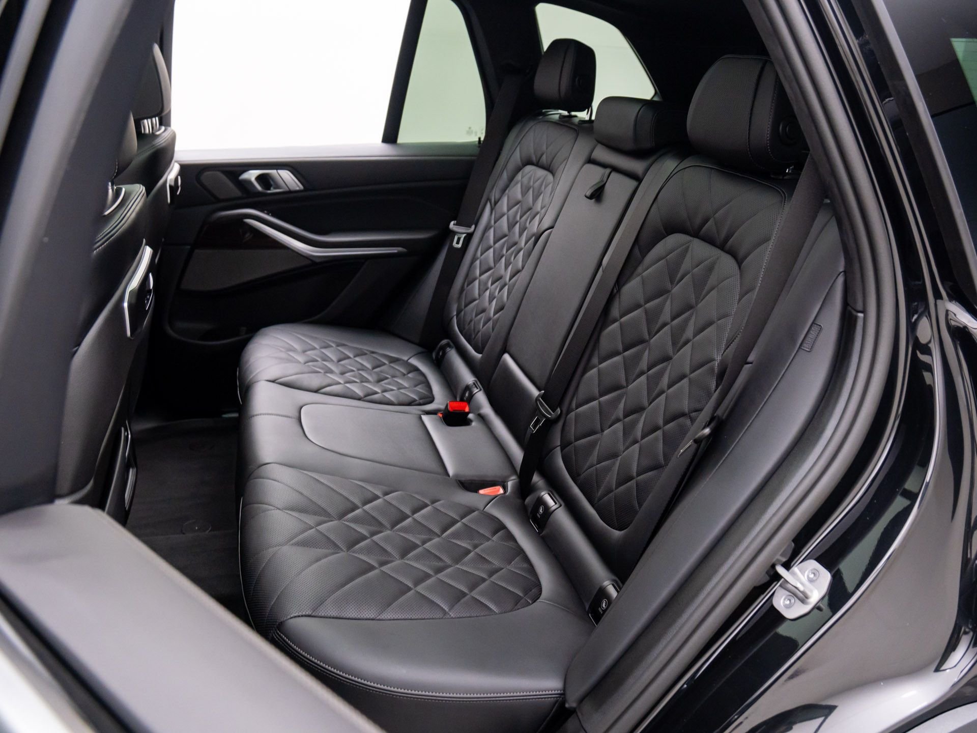 New 2026 Black Sapphire Metallic BMW xDrive40i image 17