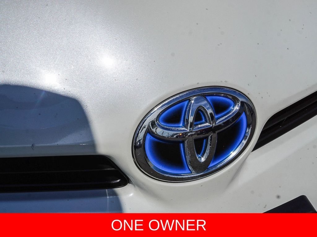 Used 2013 White Toyota Four image 11