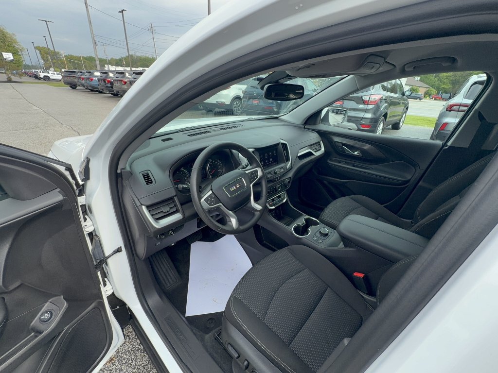 Used 2024 Summit White GMC SLE image 13