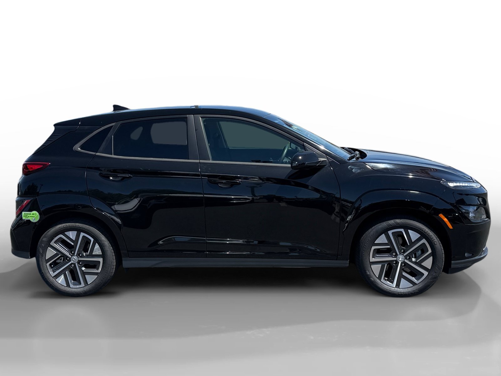 Certified Used 2023 Ultra Black Hyundai SE image 6