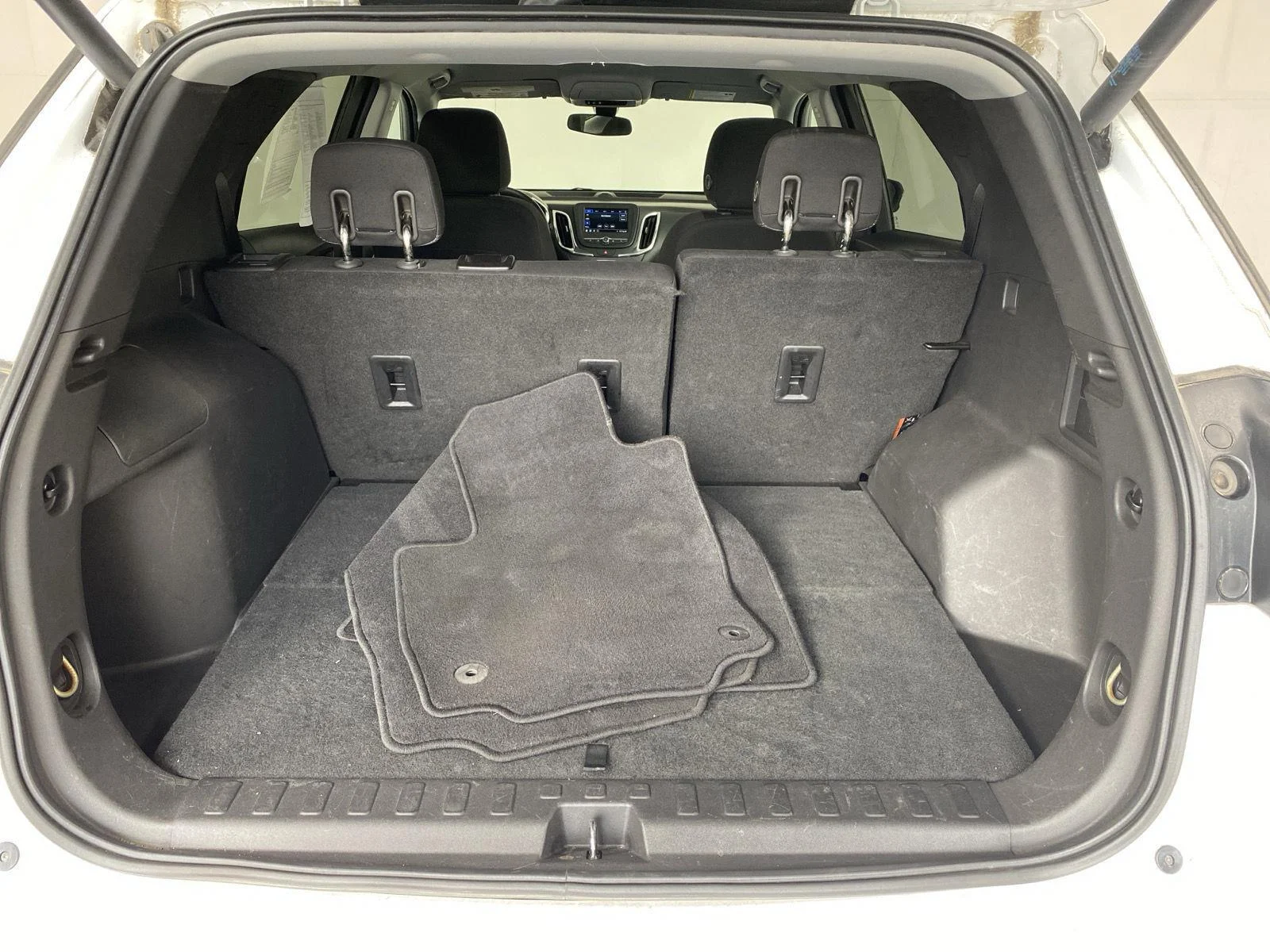 Used 2019 Summit White Chevrolet LT image 18