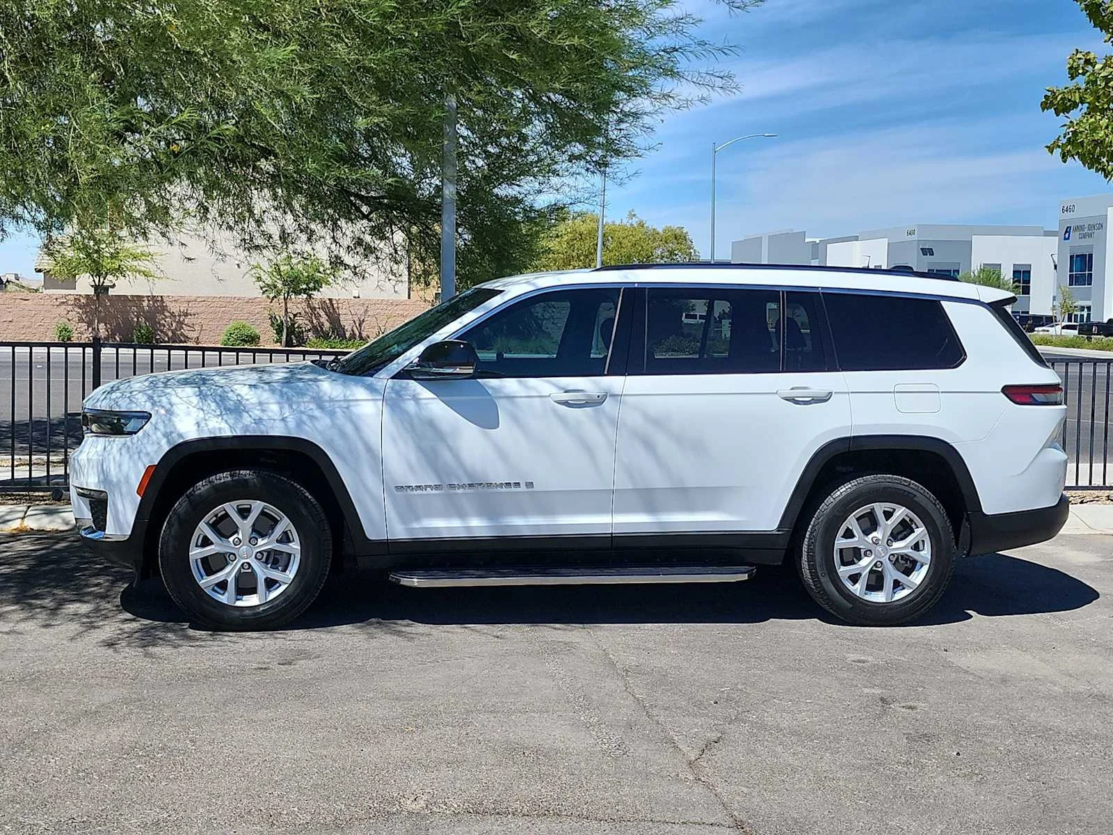 Used 2024 Bright White Clearcoat Jeep Limited image 5