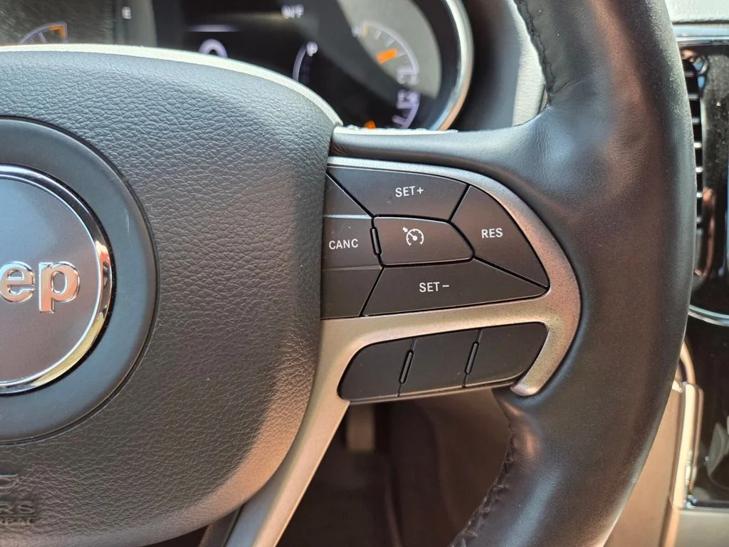 Used 2020 Red Jeep Limited image 35