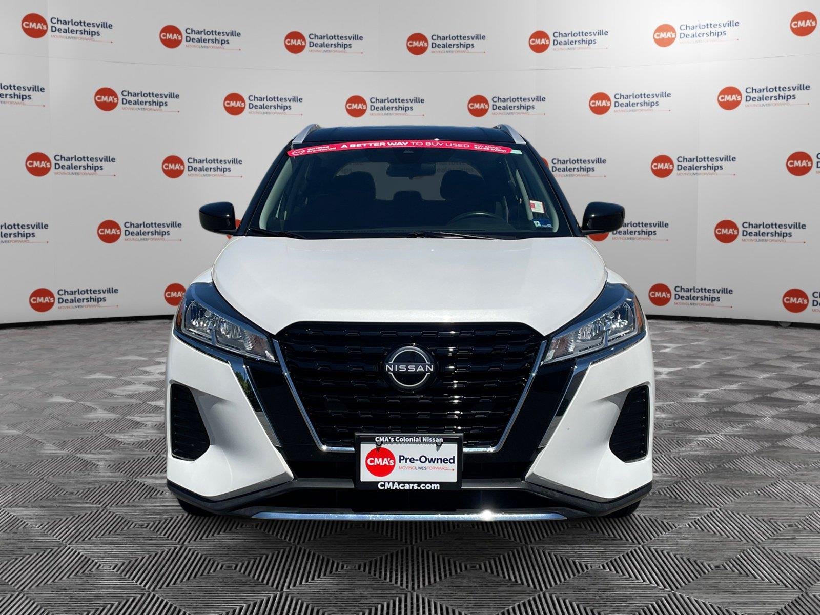 Used 2023 Aspen White Tricoat/Super Black Nissan SV image 8