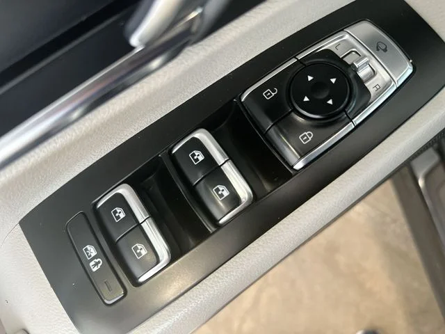Used 2021 Black Kia EX image 17