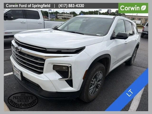 Used 2025 Summit White Chevrolet LT image 1