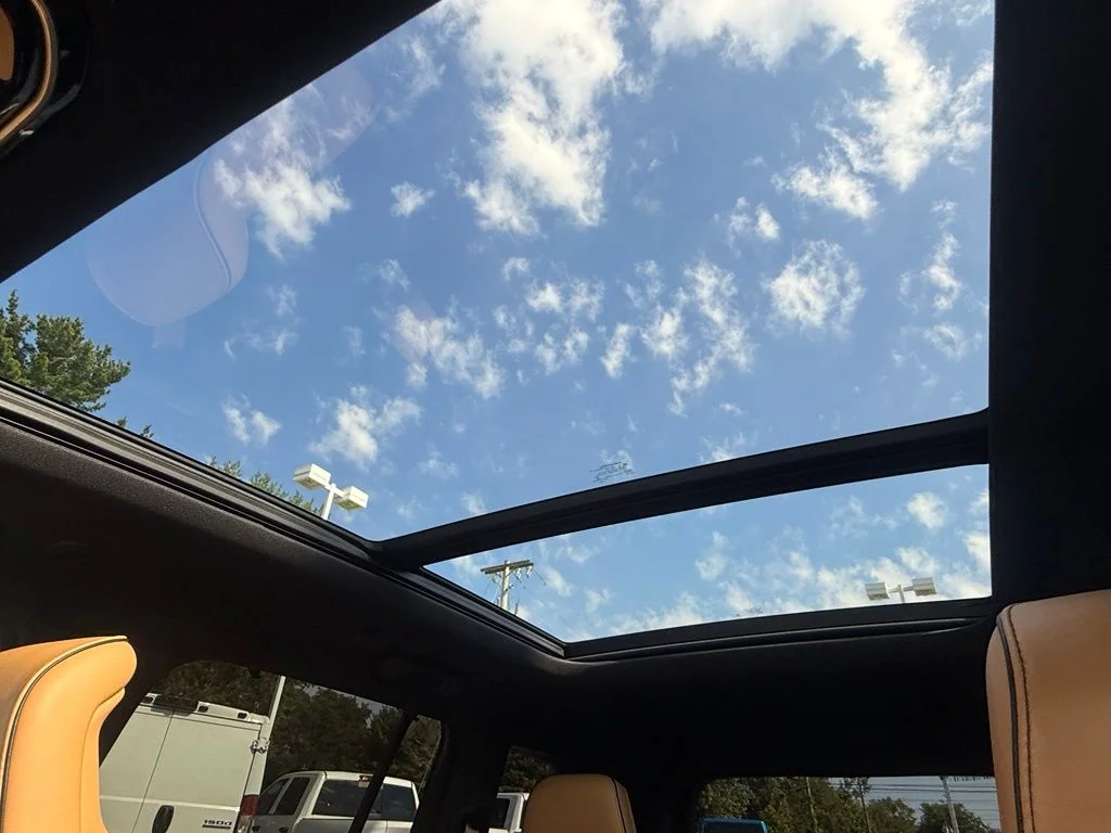 Used 2022 White Jeep Summit image 34