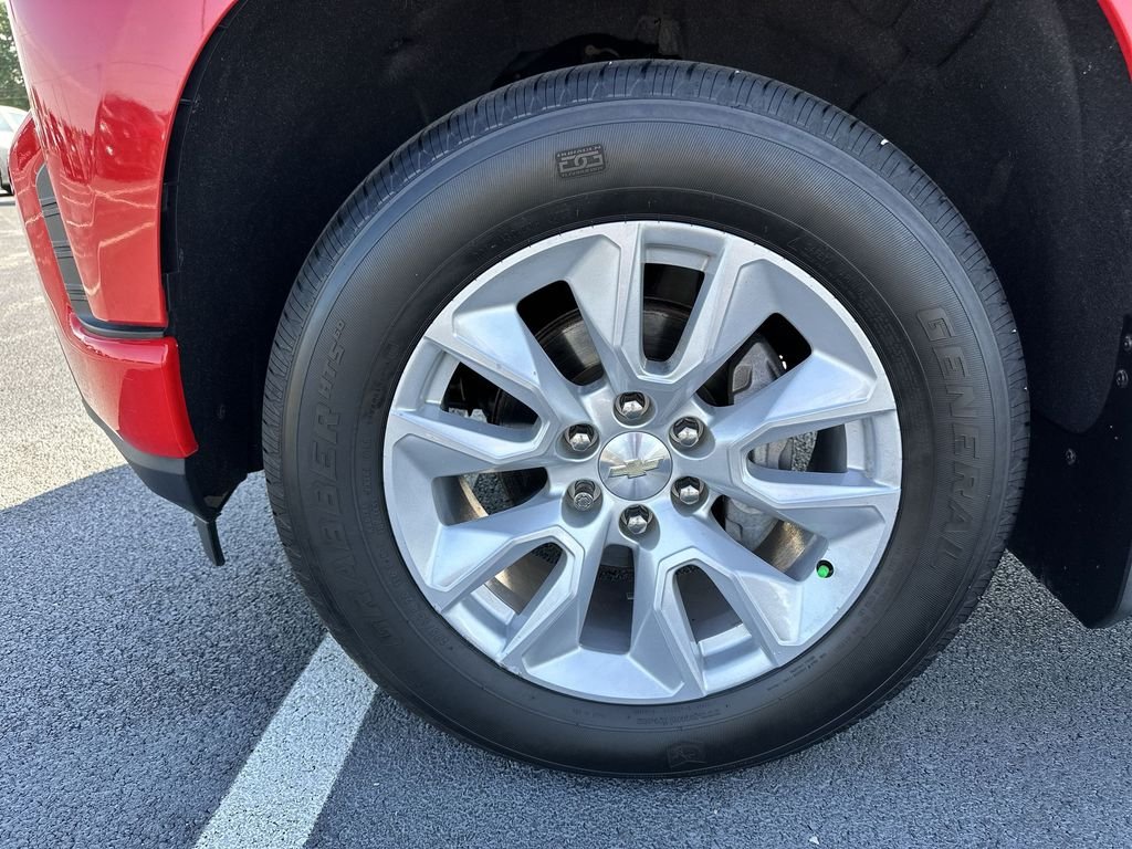 Used 2021 Red Chevrolet Custom image 16