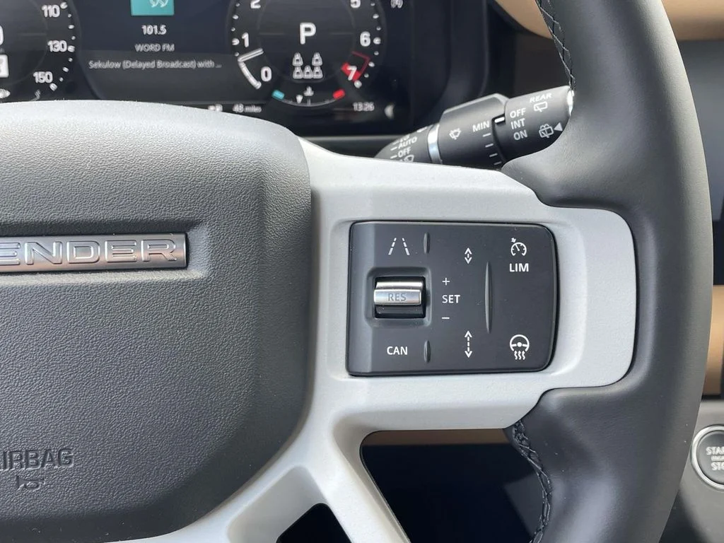 New 2026 Woolstone Green Land Rover X-Dynamic SE image 39