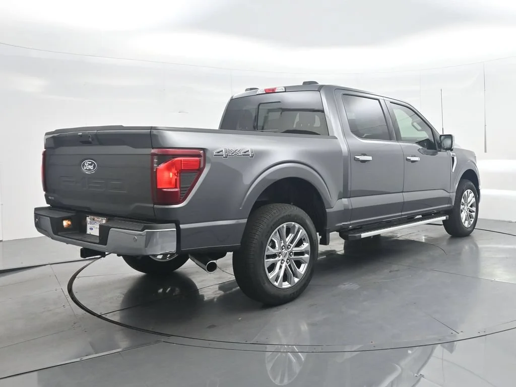 New 2026 Carbonized Gray Metallic Ford XLT image 7