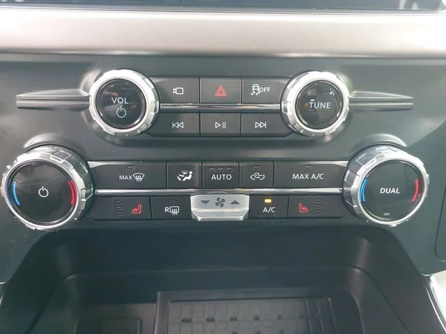 Used 2025 Gray Ford XLT image 26