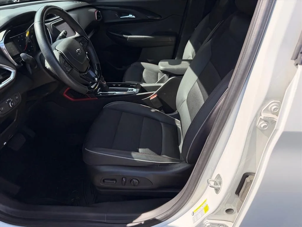Used 2022 White Chevrolet RS image 8