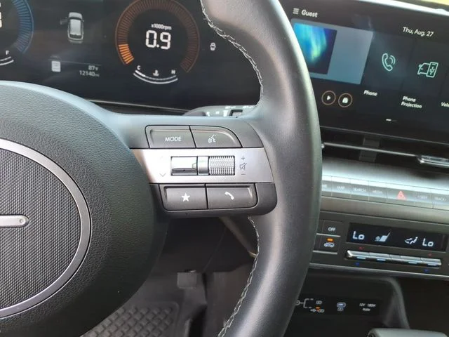 Used 2025 Black Hyundai SEL image 25