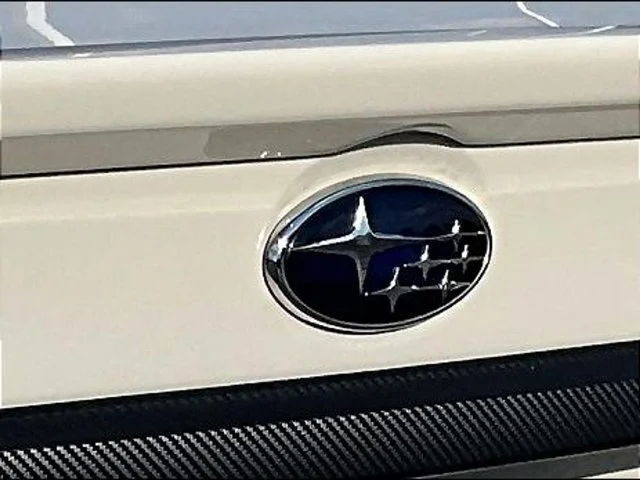 Used 2021 White Subaru Base image 28