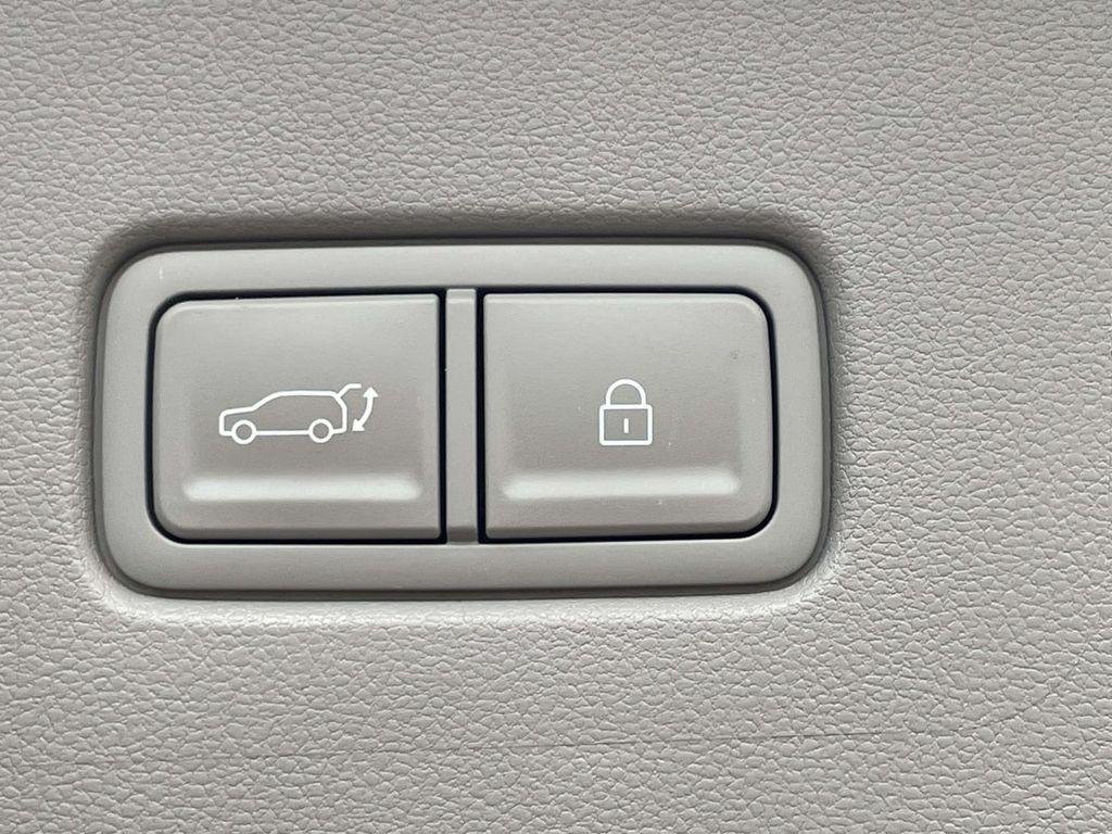 New 2026 Red Hyundai SEL Premium 7P image 9
