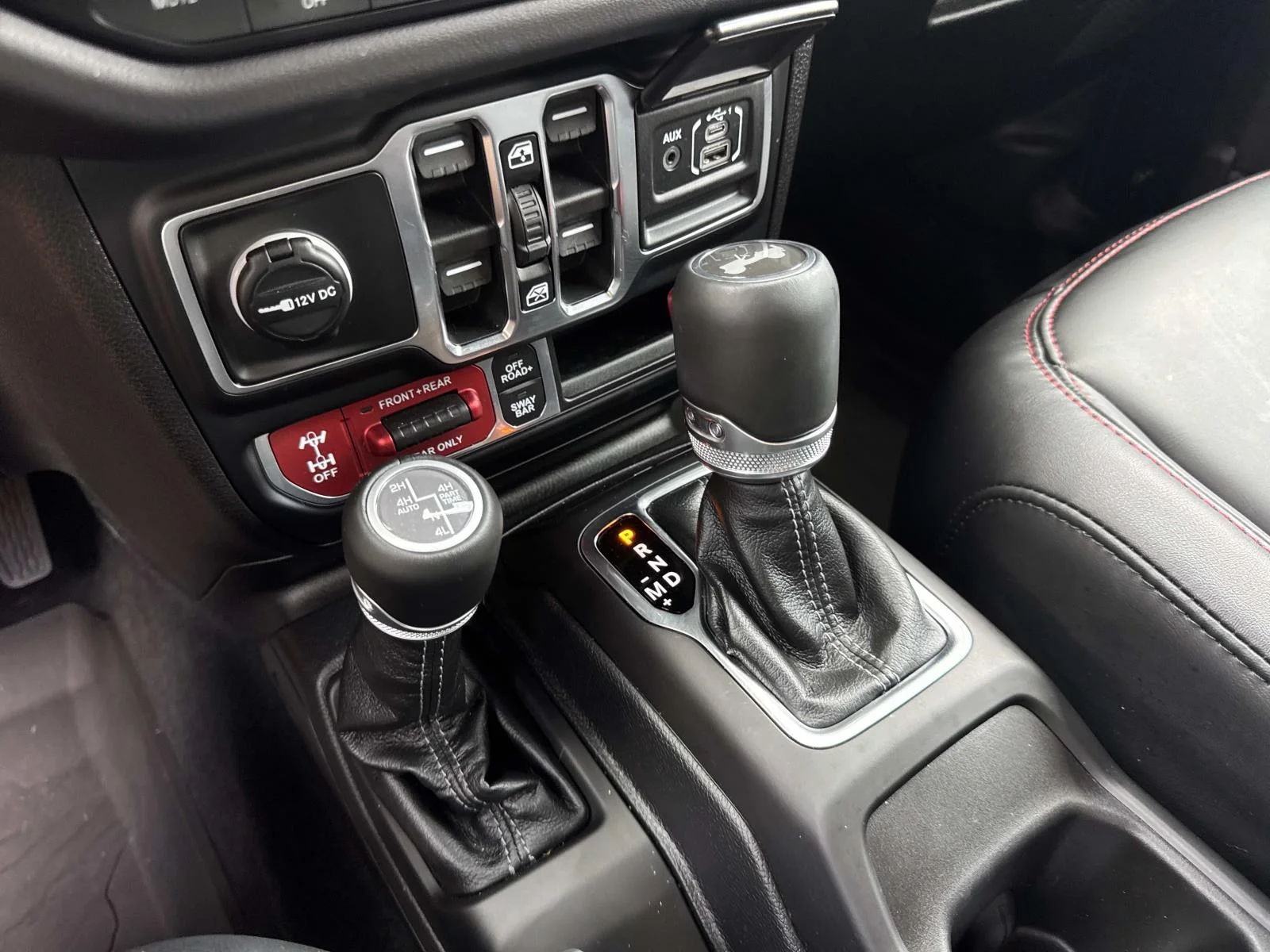 Used 2026 BLACK CLEARCOAT Jeep Rubicon X image 26