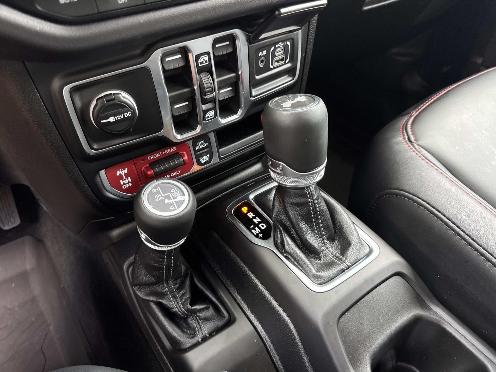 Used 2026 BLACK CLEARCOAT Jeep Rubicon X image 26