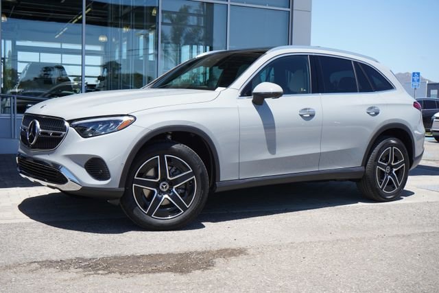 New 2026 MANUFAKTUR Alpine Grey Mercedes-Benz GLC 300 image 4