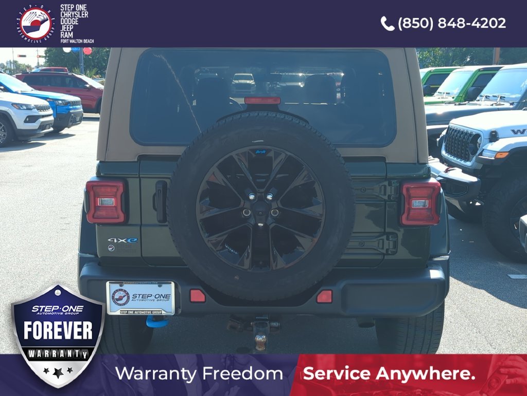 Used 2022 Green Jeep Unlimited Sahara 4xe image 5
