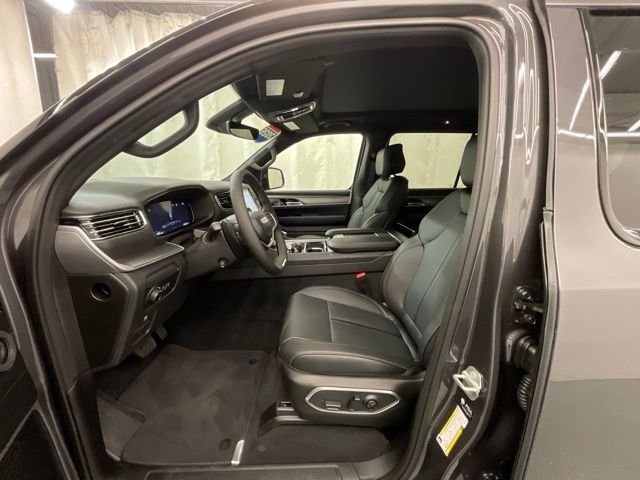 New 2026 Baltic-Gray Metallic Clear-Coat Exterior Paint Jeep Upland image 10