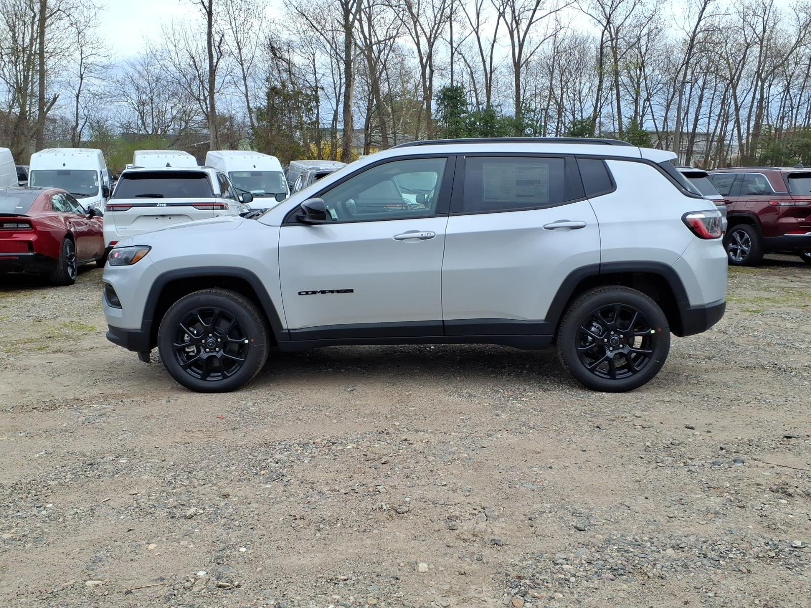 New 2026 Silver Zynith Metallic Clear-Coat Exterior Paint Jeep Latitude image 6