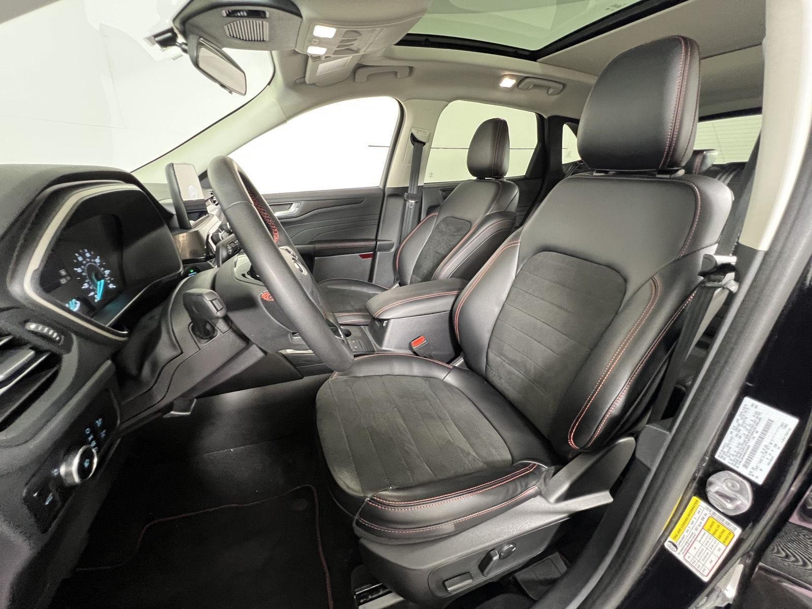 Used 2022 Agate Black Ford SEL image 2