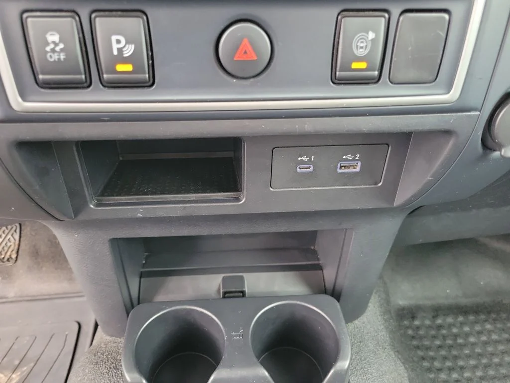 Used 2022 Glacier White Nissan S image 23
