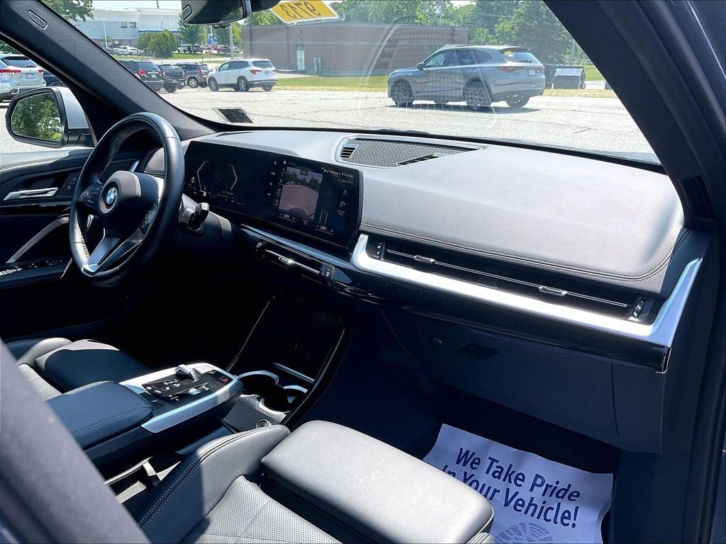 Used 2023 Gray BMW xDrive28i image 14