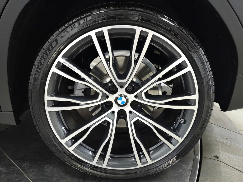 Used 2023 Black BMW xDrive30i image 13