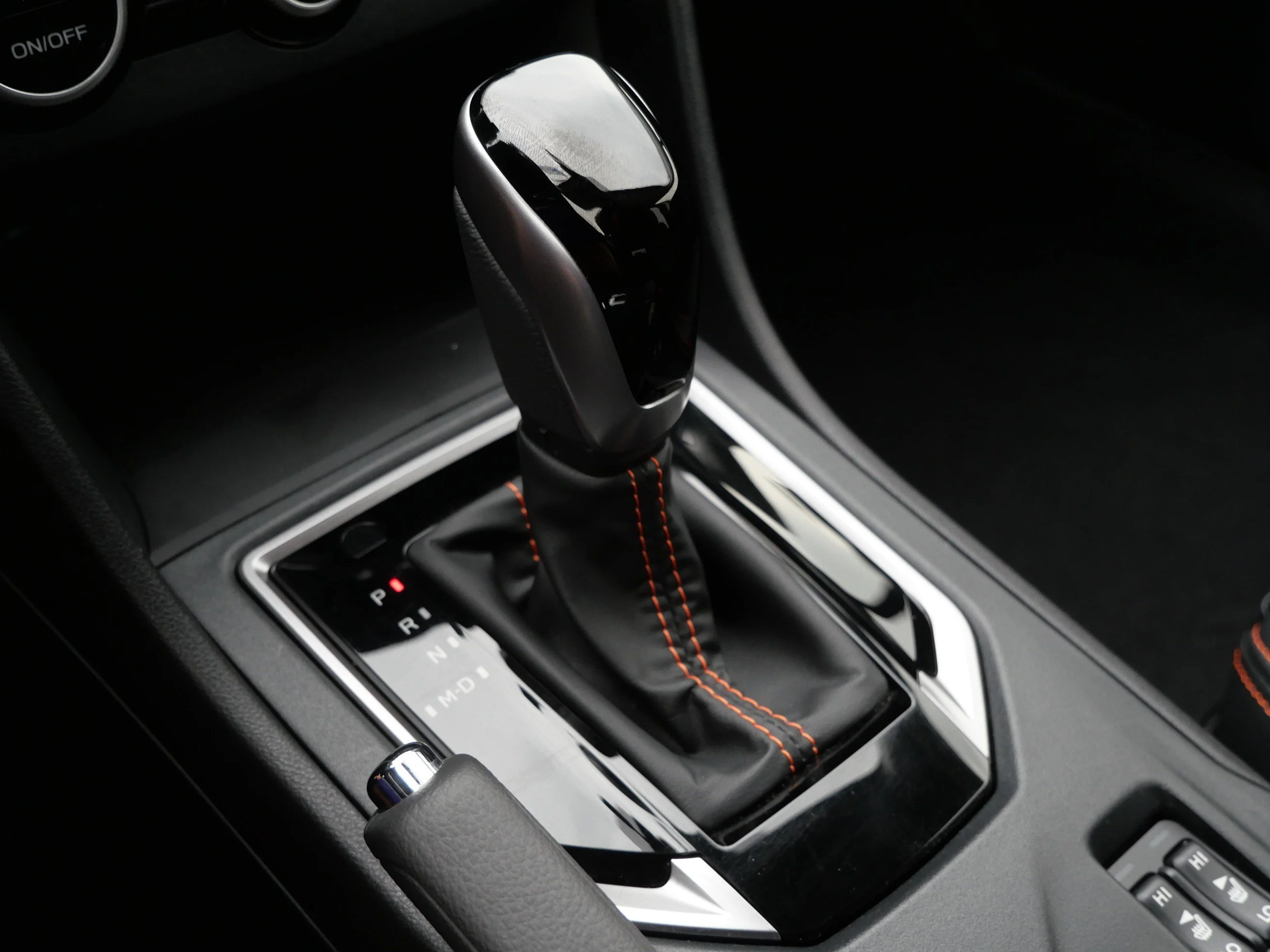 Used 2023 Ice Silver Metallic Subaru Limited image 24