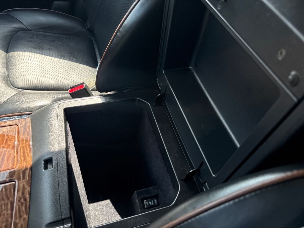 Used 2020 Gray Nissan Platinum image 33